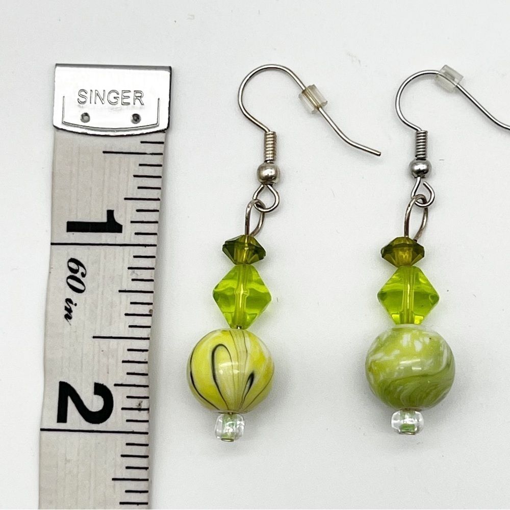 NEW Artisan Swirl Lime Green Glass Bead Hook Pierced Dangle Drop Earrings 2” - Picture 3 of 5